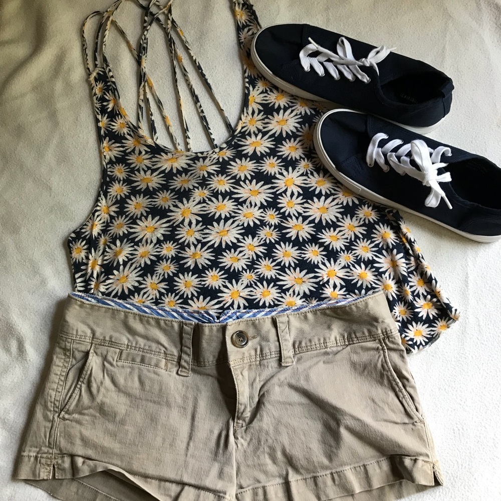KHAKI SHORTS - Picture 5 of 5
